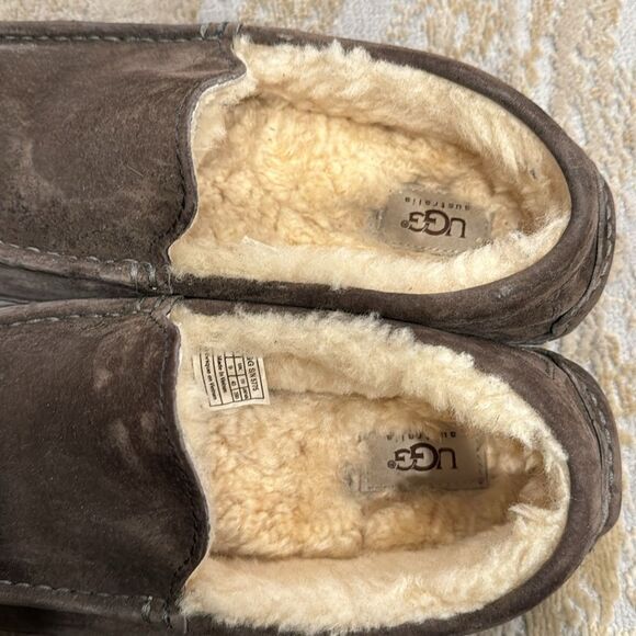 UGG Brown Suede Men's Moccasins size 10 in GUC super comfy - Picture 5 of 8